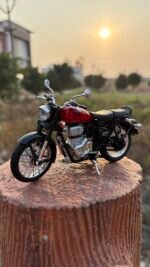 Classic Royal Enfield Die Cast Model - Image 5