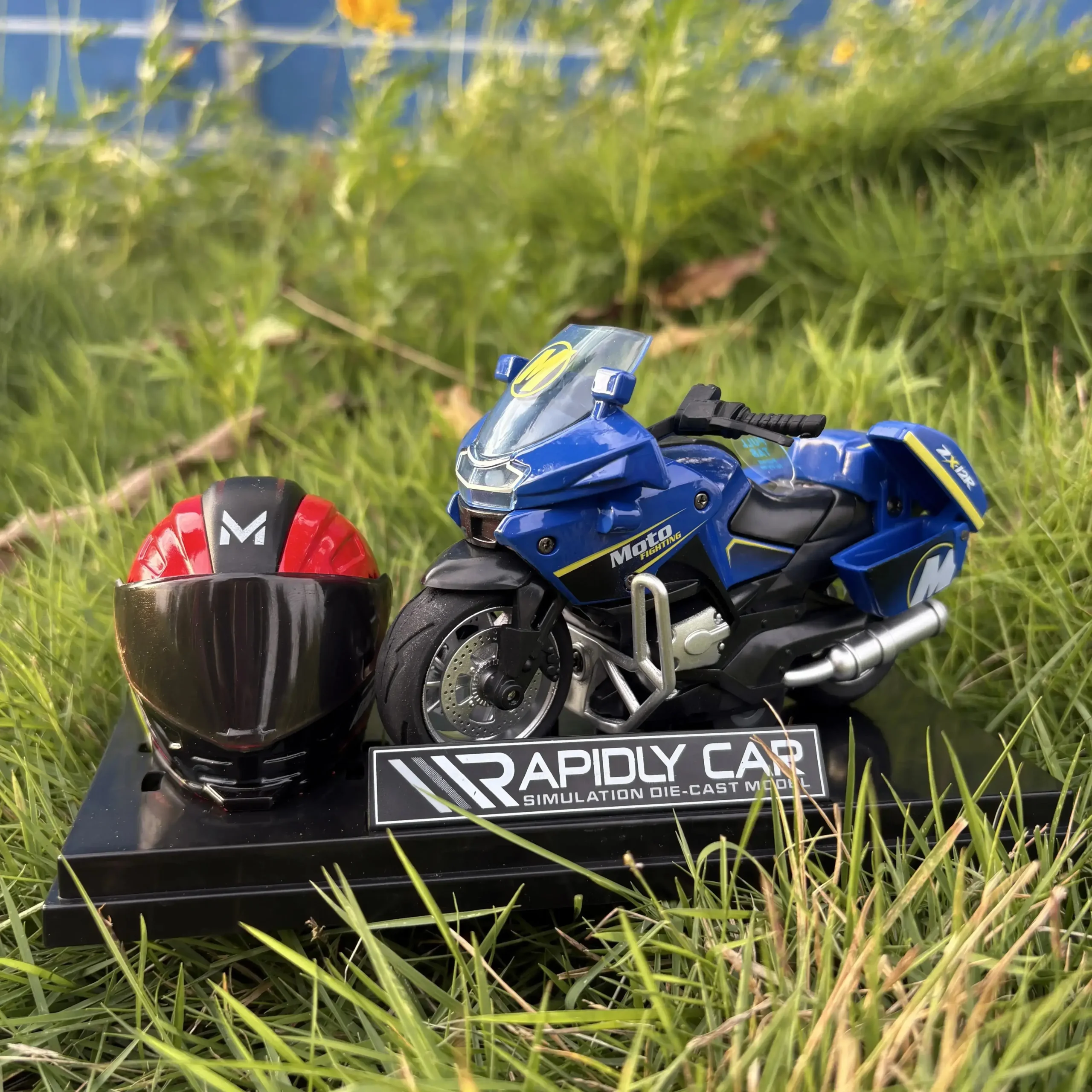 78iC3E2i.webp Mini Sports Bike With Helmet - Image 1